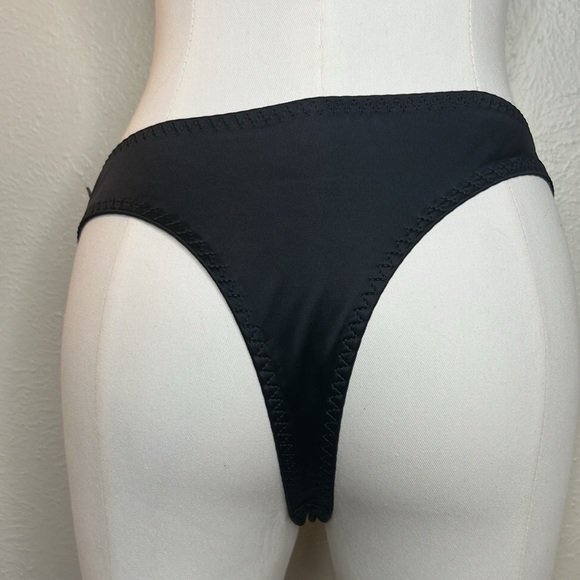 Black Satin‎ Lily Embroidered Floral Overlay Push-Up Bra & Thong Panty Set NEW - Picture 13 of 17